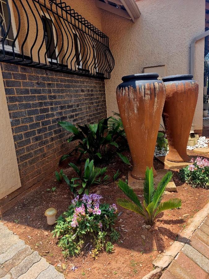 Isabel'S B & B Krugersdorp Exteriör bild